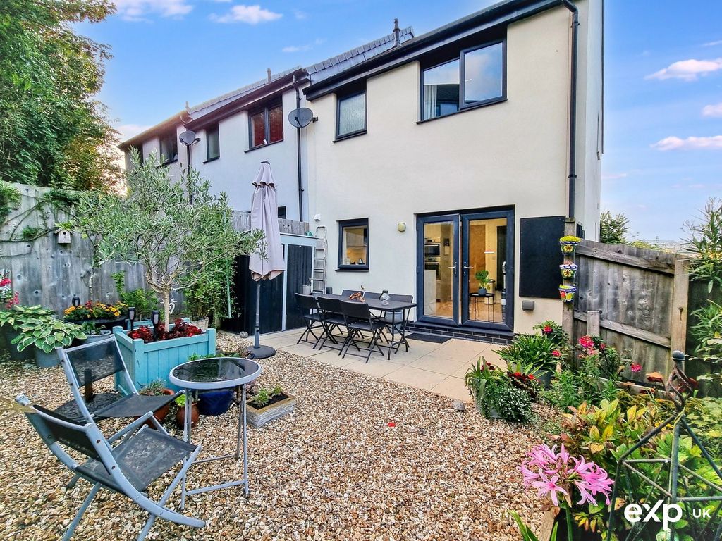 Property photo 1 of 25