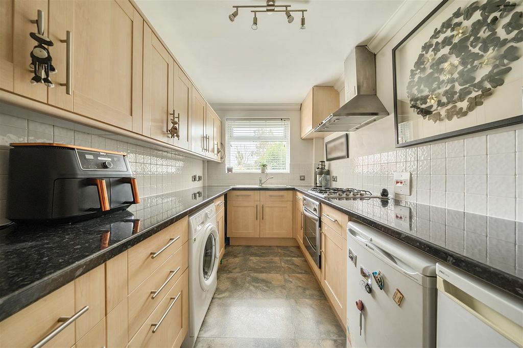 Property photo 3 of 13 1430144-9-69c26252c2Bb9.Jpg