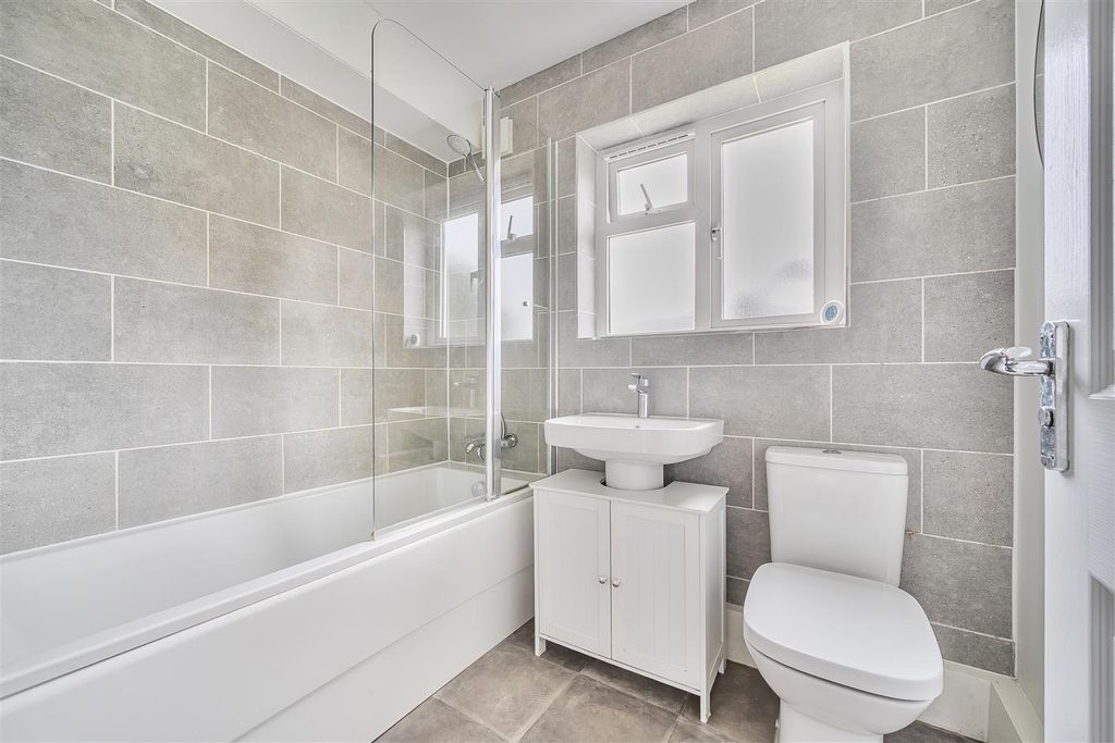 Additional image 5 of 2 bed maisonette for saleSouth Street, Barming, Maidstone ME16