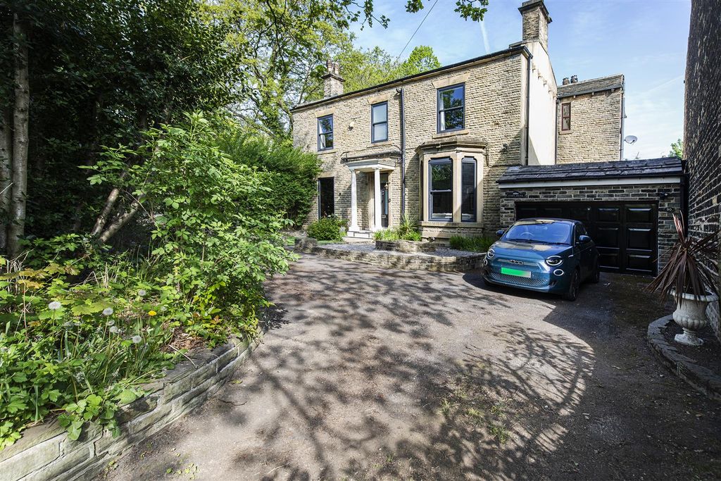 Property photo 1 of 35