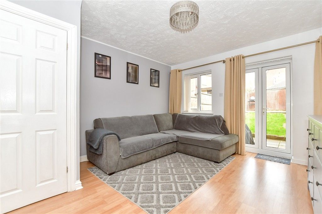 Property photo 3 of 8 Lounge