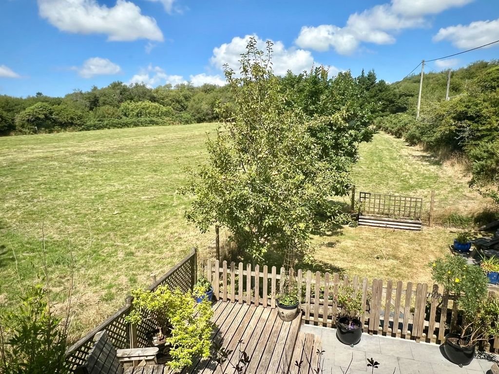 Property photo 2 of 31