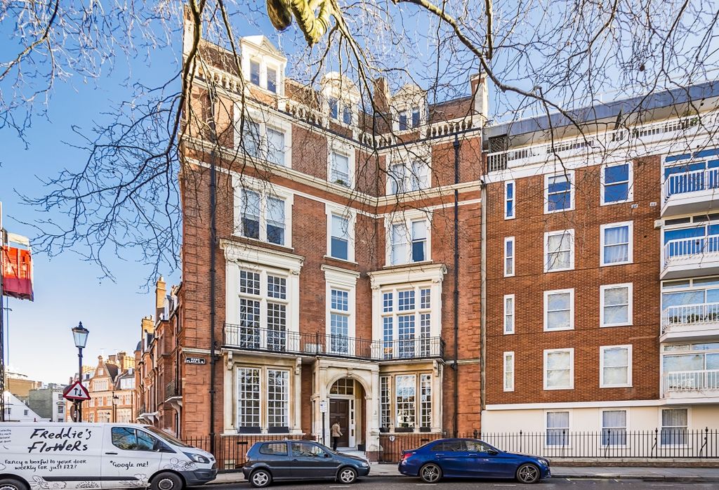 Property photo 2 of 11 Flat-1-1-Hans Pla...