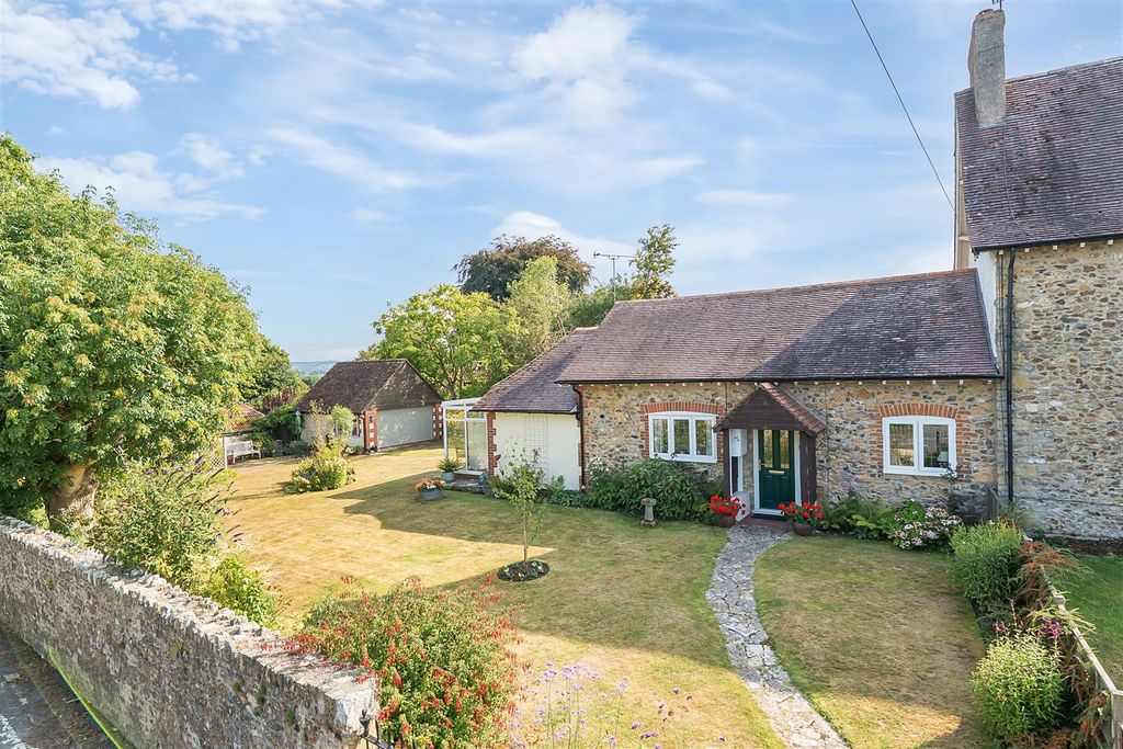 Property photo 1 of 22 Front Aspect