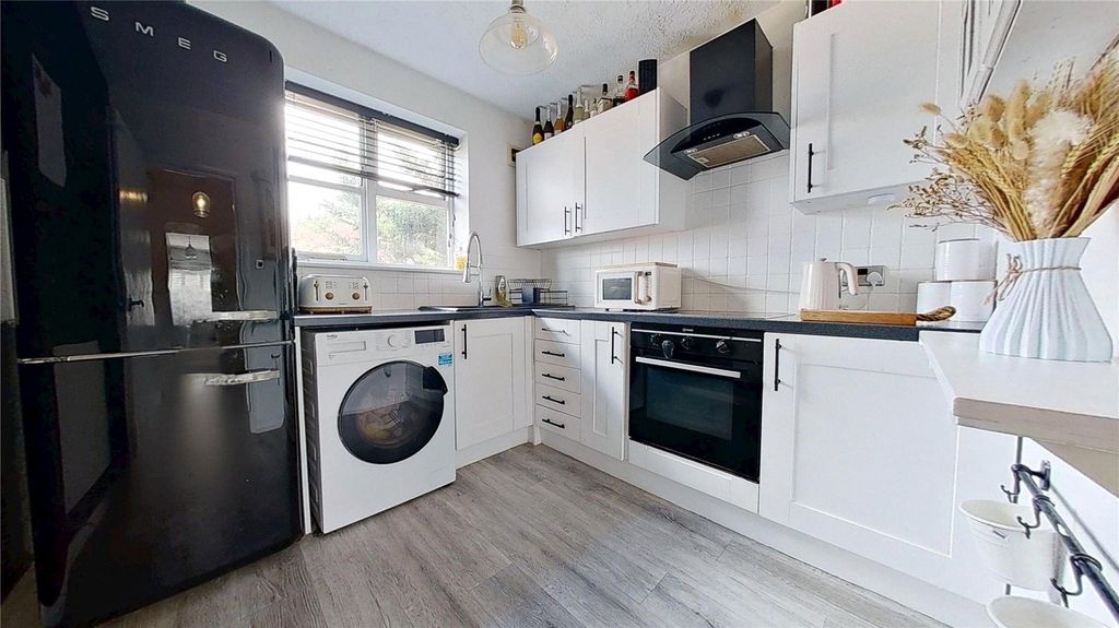 Property photo 3 of 10 Picture No. 05