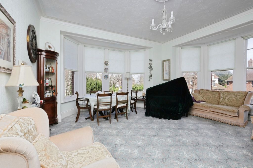 Property photo 3 of 15