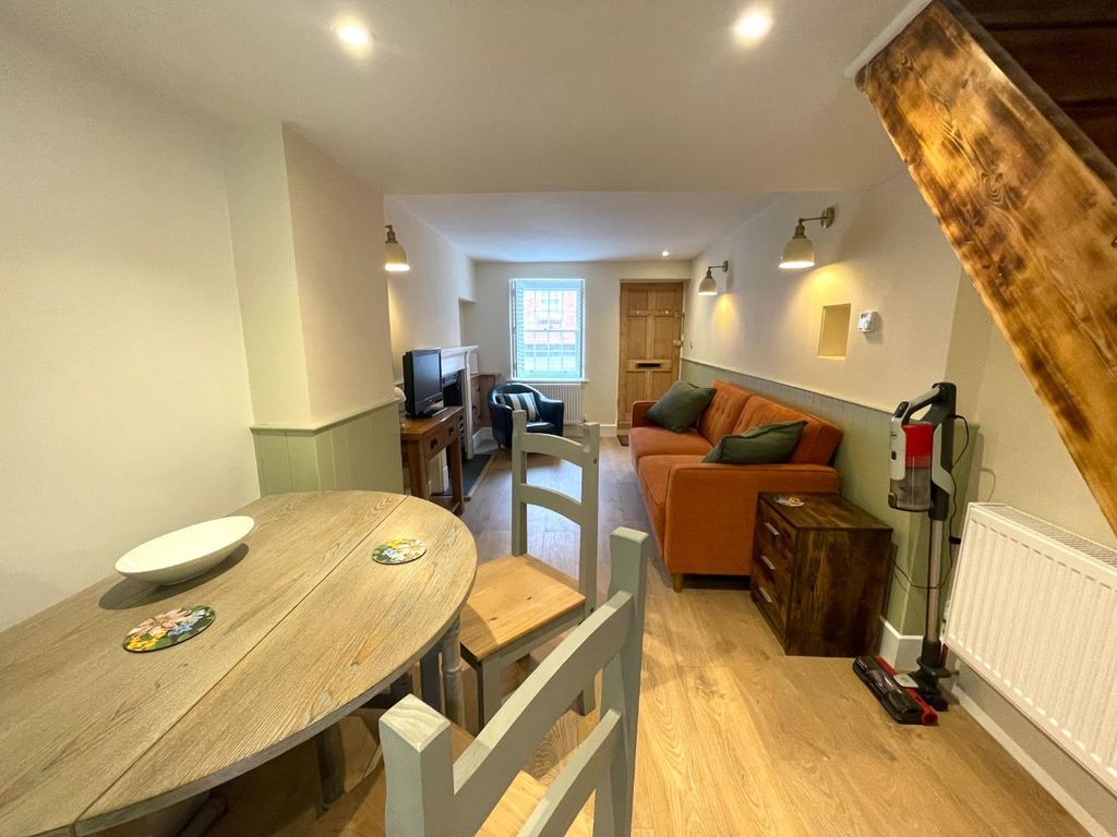 Property photo 3 of 9 Diner Two.Jpg