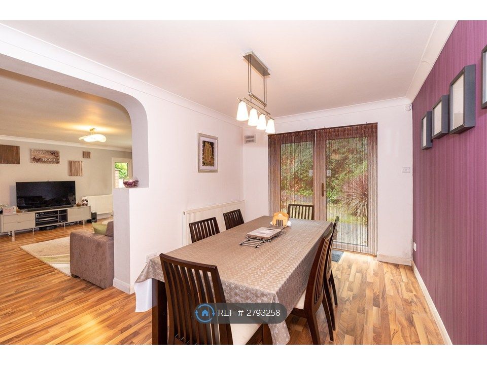 Property photo 2 of 9 Dining Room