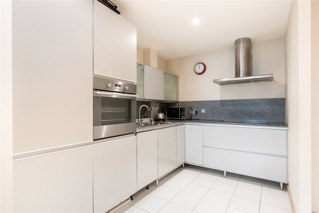 Property photo 3 of 16 Picture No. 06