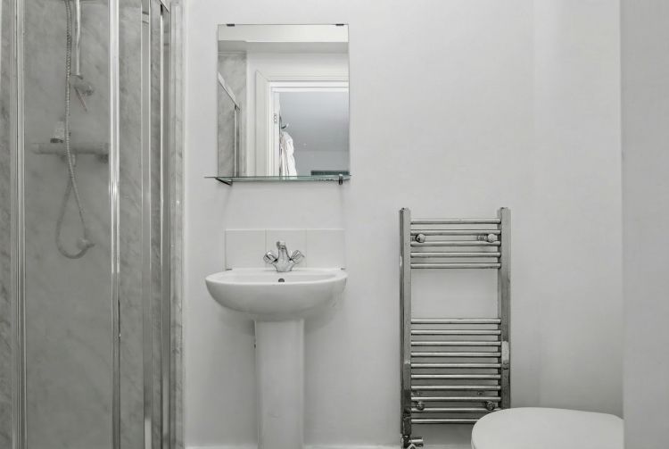 Property photo 3 of 13 320183