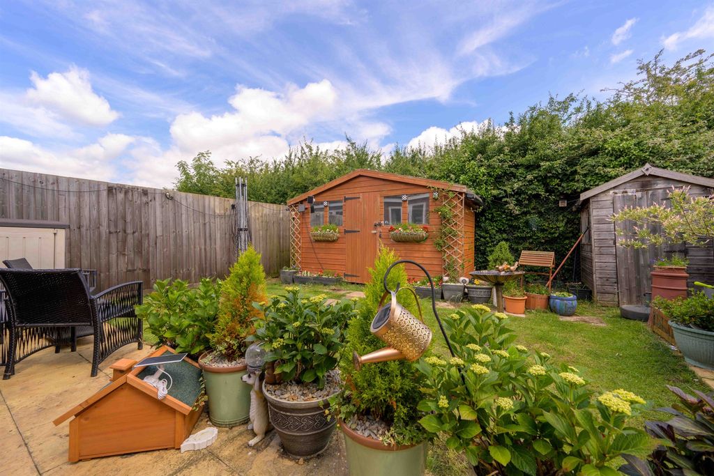 Property photo 2 of 11
