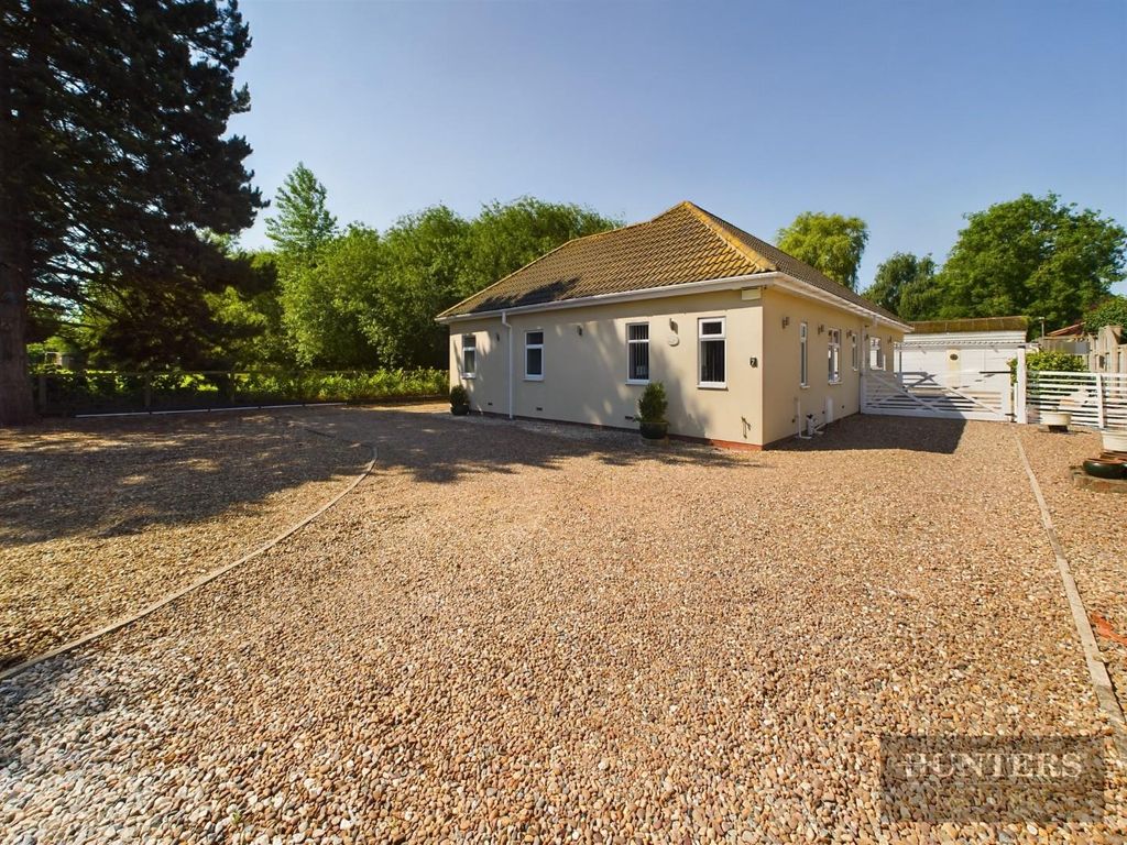 Property photo 1 of 32 Cam01984G0-Pr0112-Still001.Jpg