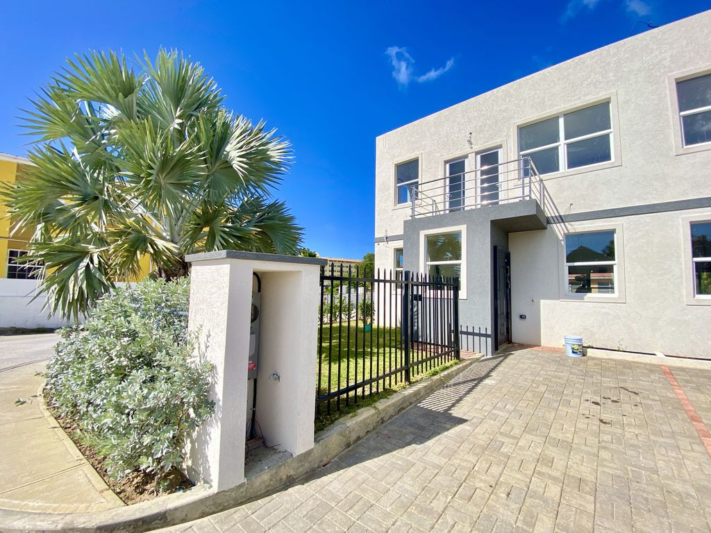 Property photo 2 of 23