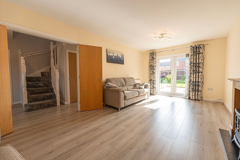 Property photo 3 of 47