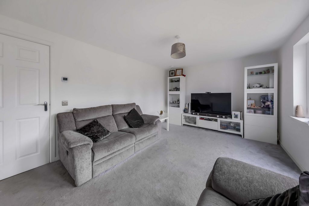 Property photo 3 of 31