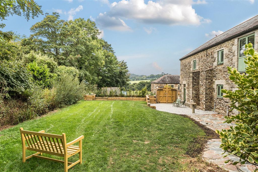 Property photo 3 of 24