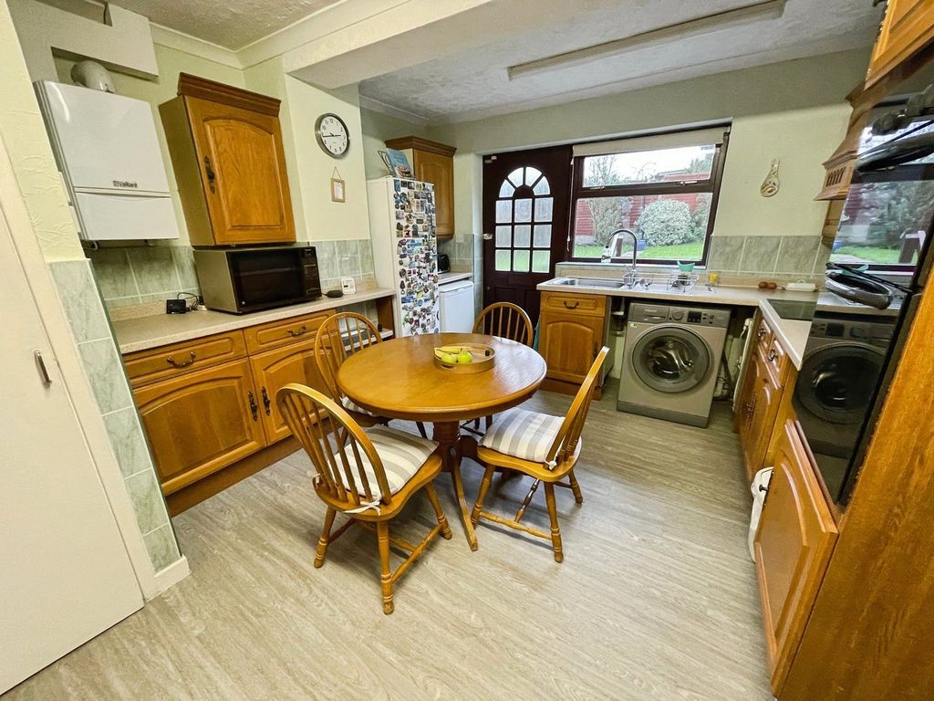 Property photo 3 of 15 Kitchen/Diner