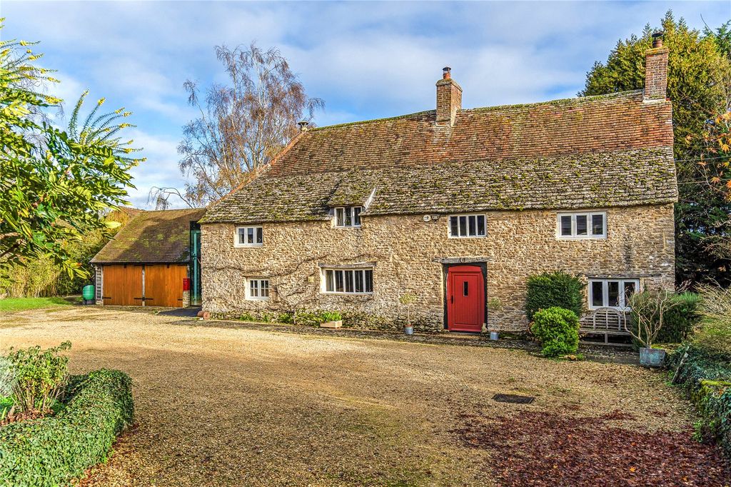 Property photo 1 of 35 Picture No. 05
