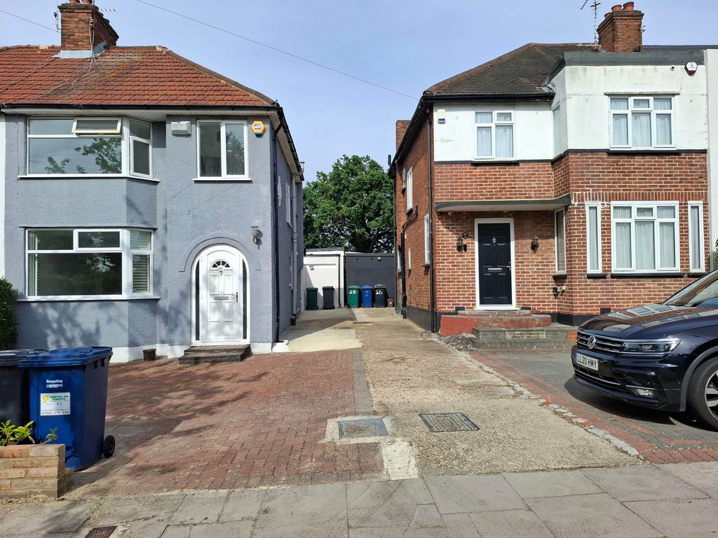 Property photo 1 of 27