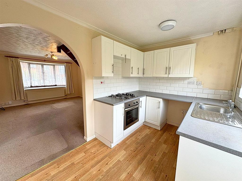 Property photo 2 of 12 Kitchen