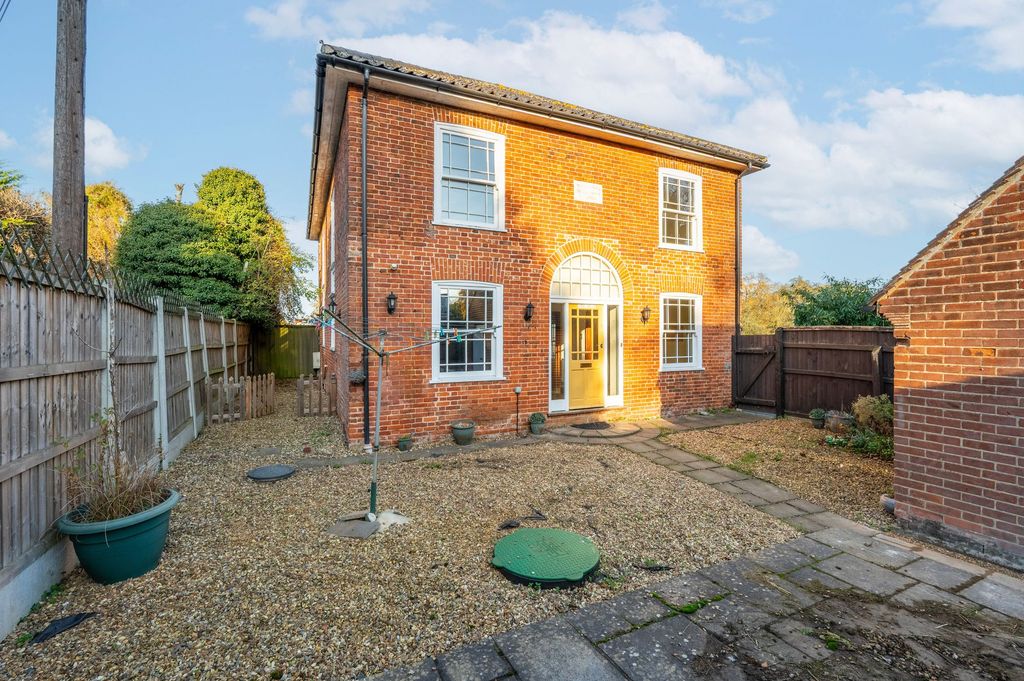 Property photo 1 of 18