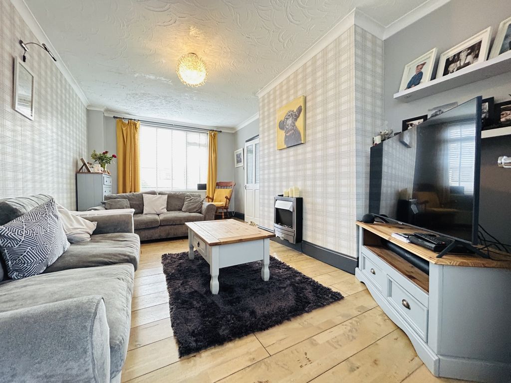 Property photo 2 of 14 Img_1595