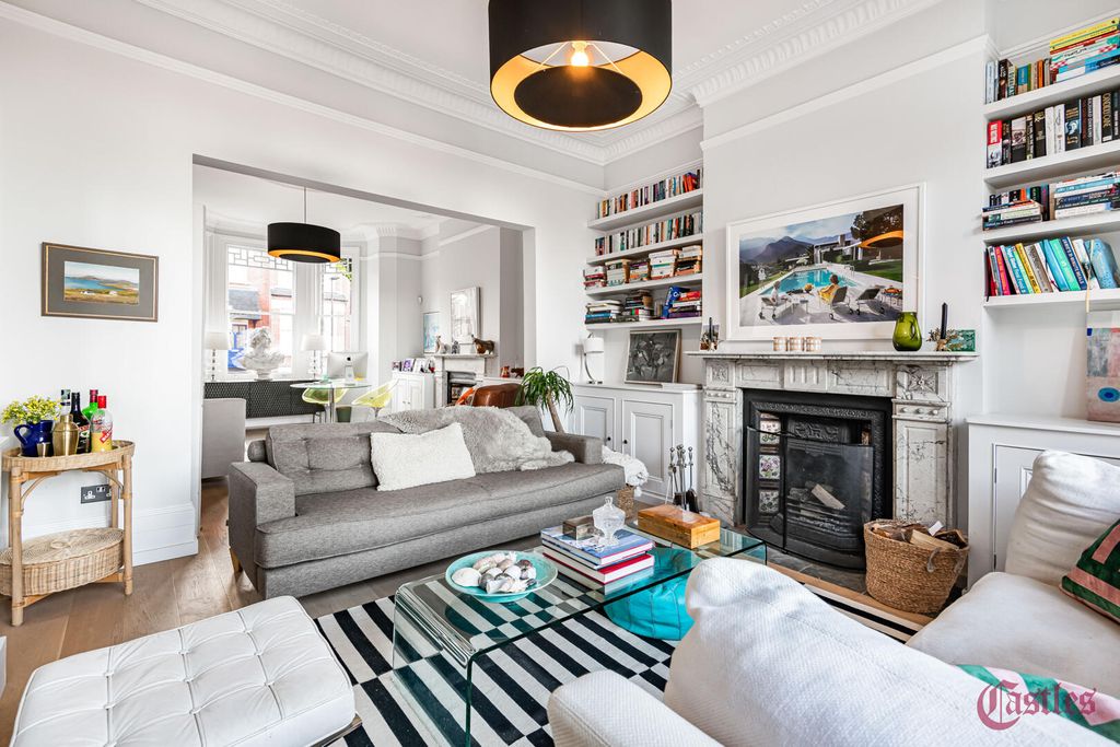 Property photo 2 of 17 Living Room