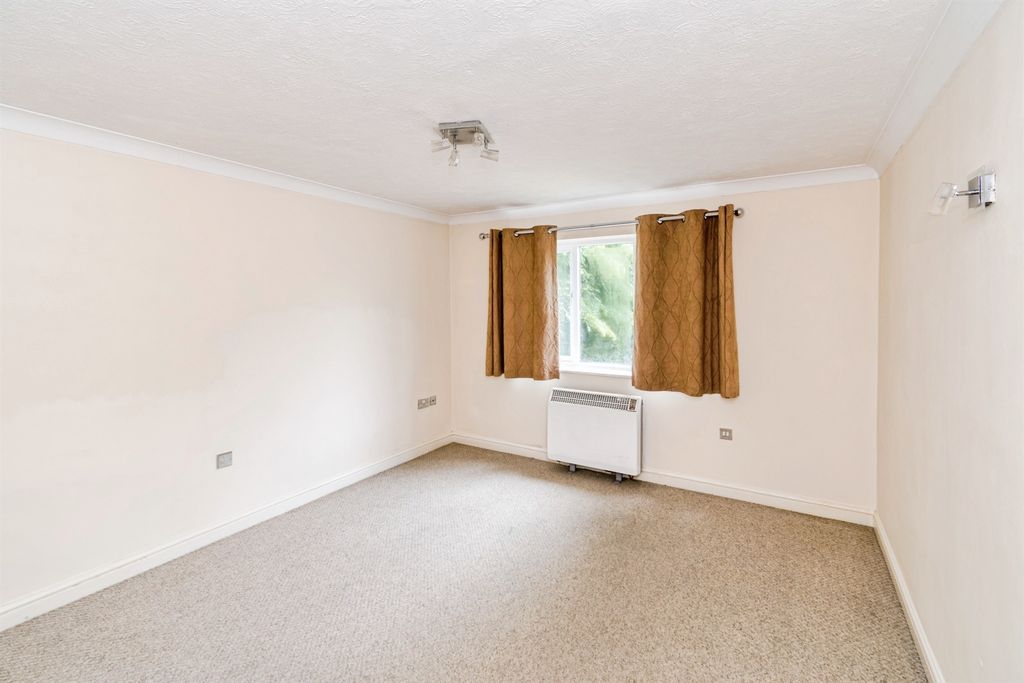 Property photo 2 of 9