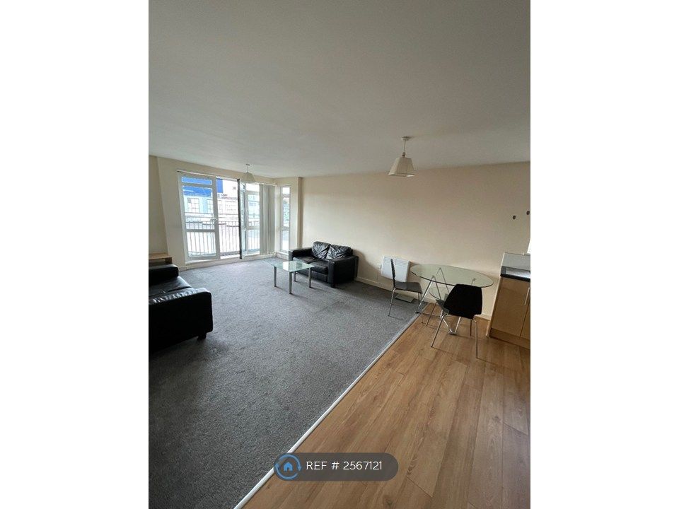 Property photo 1 of 8 Lounge