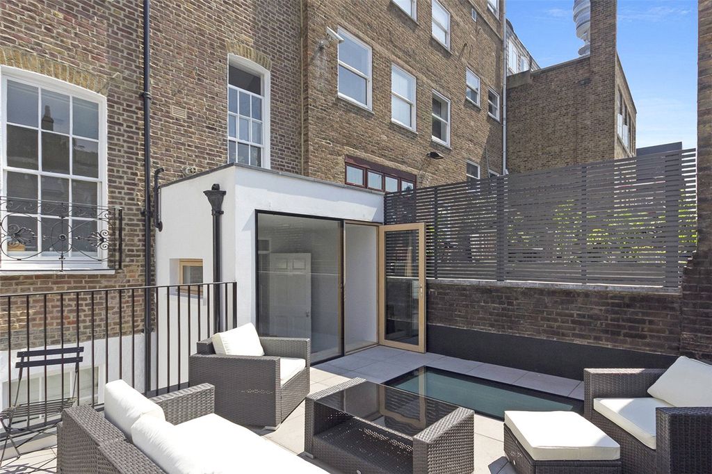 Property photo 2 of 17 Picture No. 22