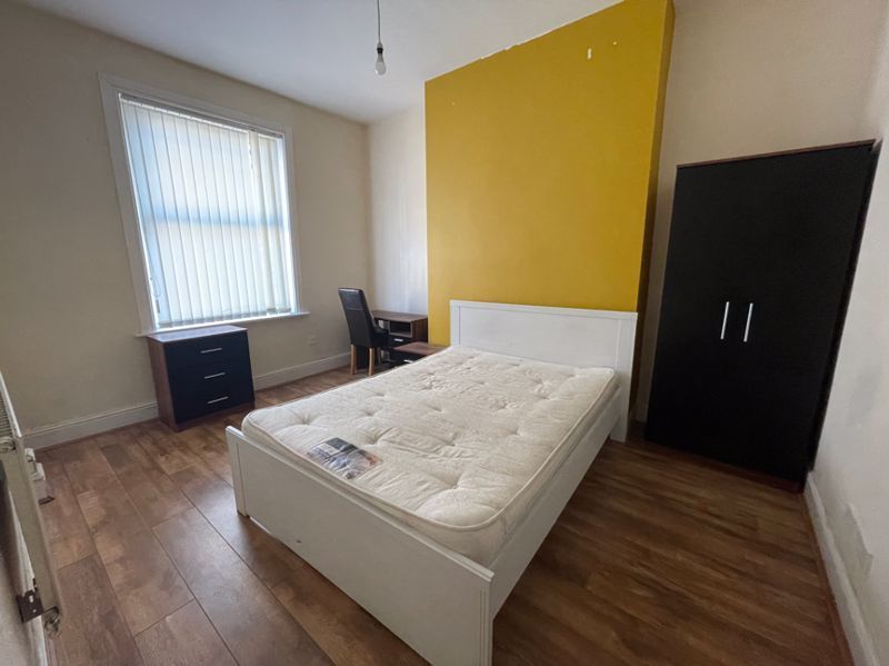 Property photo 1 of 6 Room1