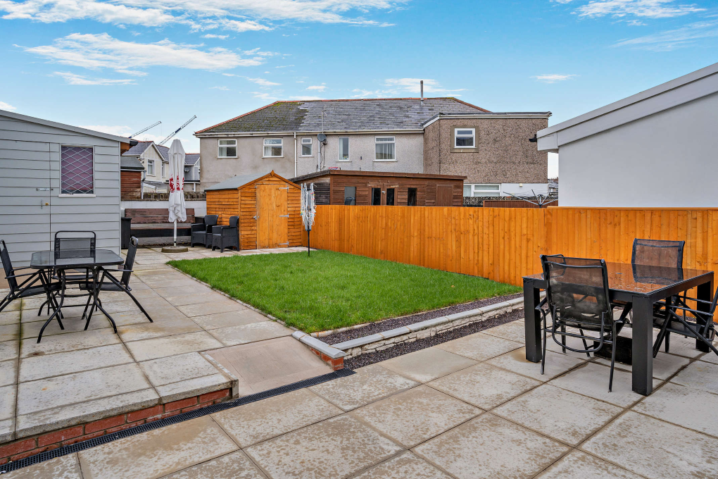 Property photo 2 of 9