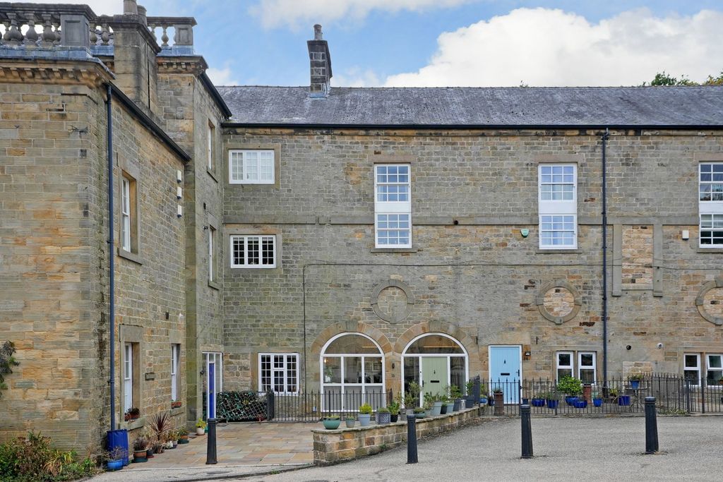 Property photo 1 of 52