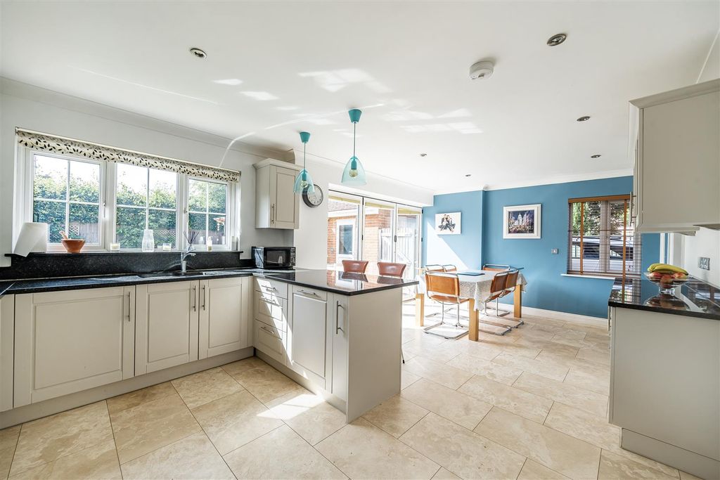 Property photo 2 of 24 1316185-13-685d76E88A76F.Jpg