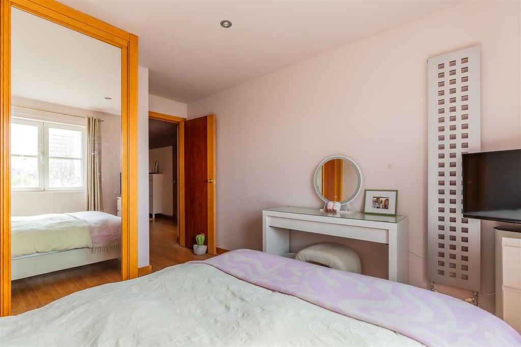Additional image 10 of 2 bed flat for saleMagretian Place, Cardiff Bay CF10