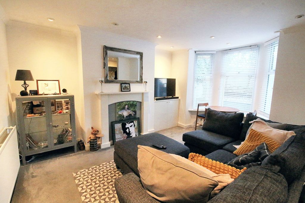 Property photo 2 of 5
