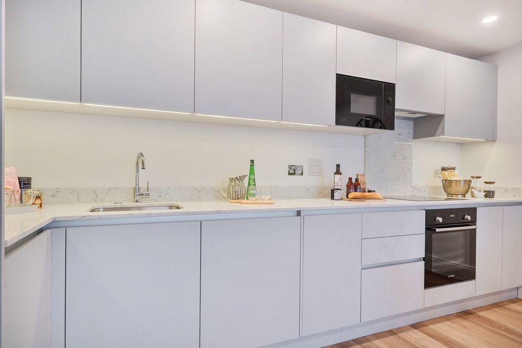 Property photo 3 of 11 1511726-15-6A8c52...