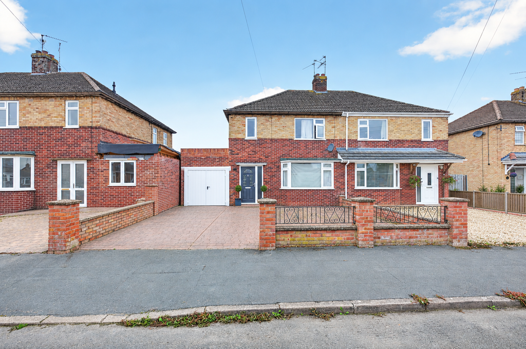 Property photo 2 of 41