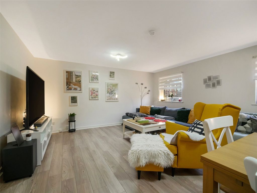 Property photo 3 of 18 Picture No. 05