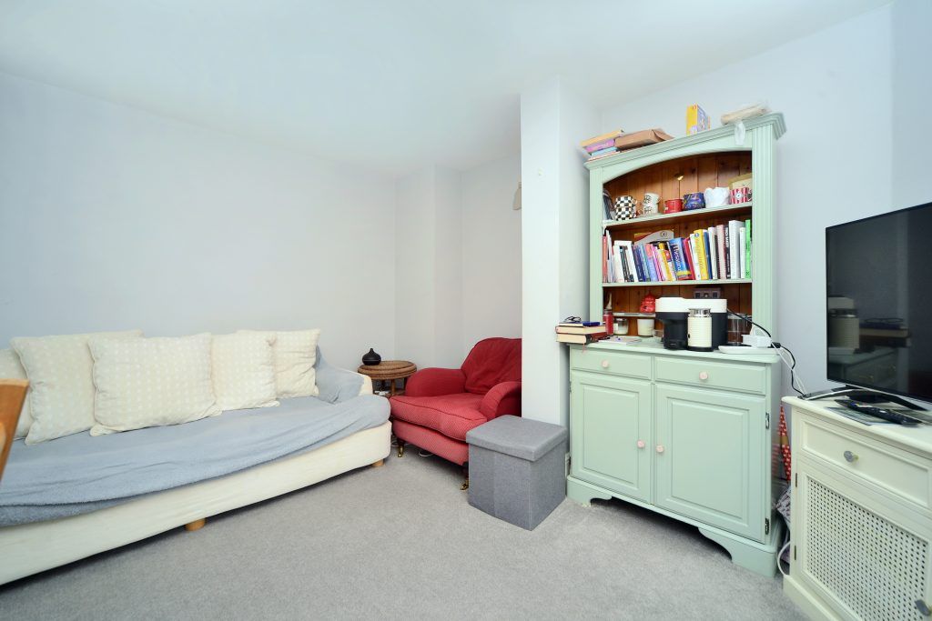 Property photo 3 of 9