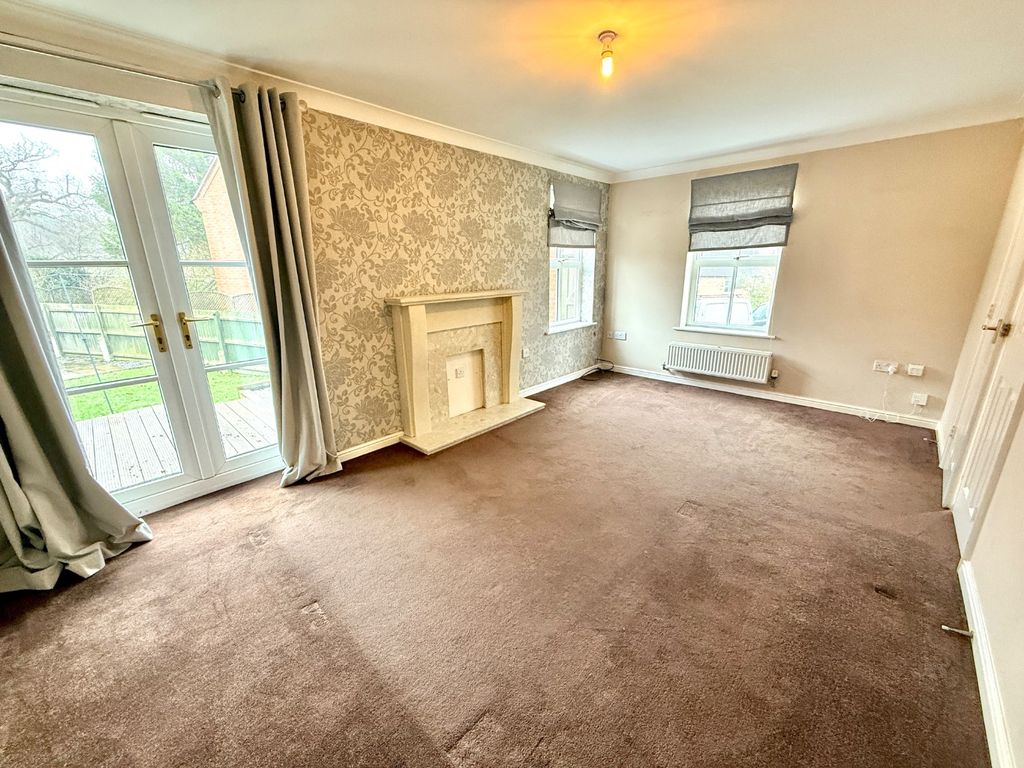 Property photo 2 of 39 4746041