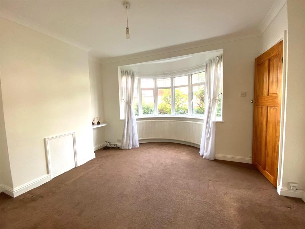 Property photo 3 of 13 Thumbnail_Img_3161-Min.Jpg