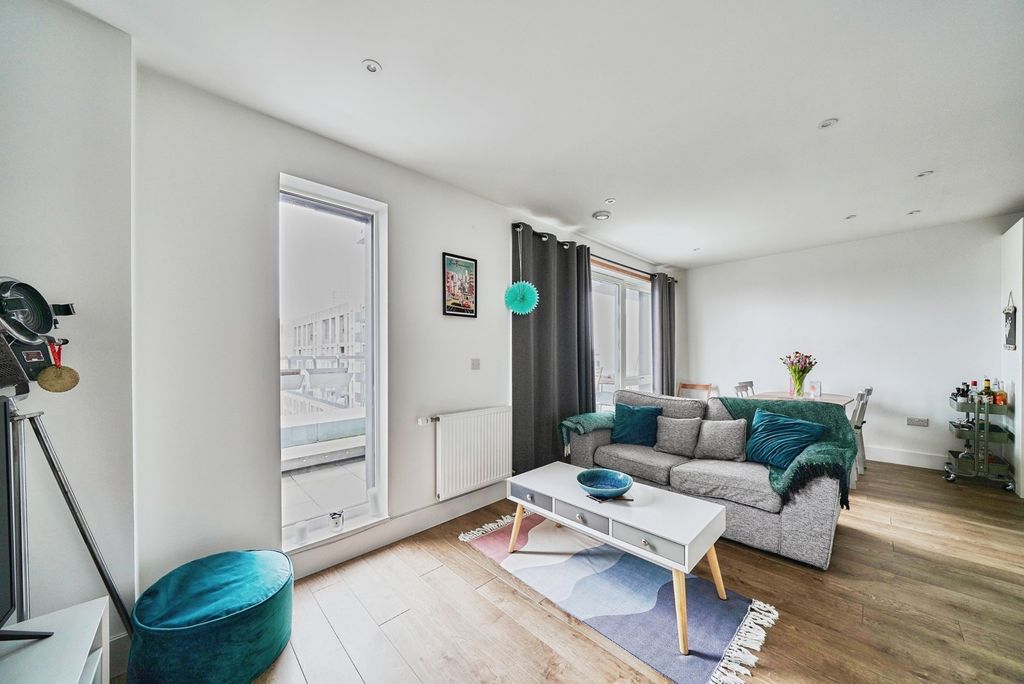 Property photo 3 of 20 Pbox-Img.Jpg