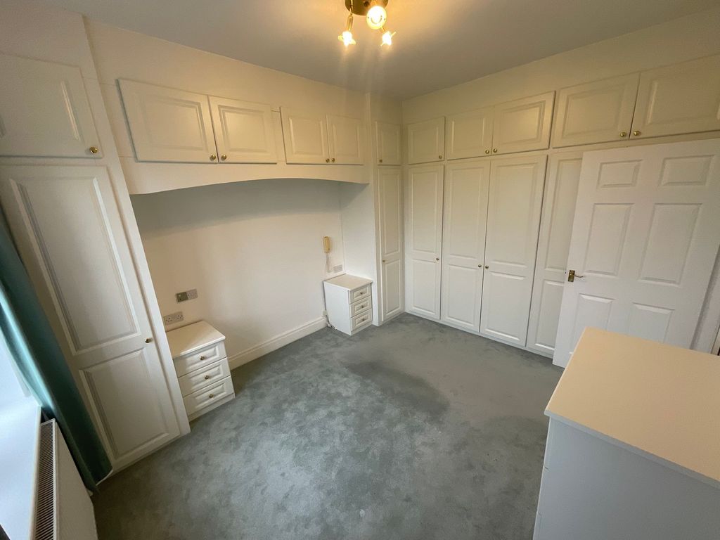 Property photo 3 of 12 Bedroom