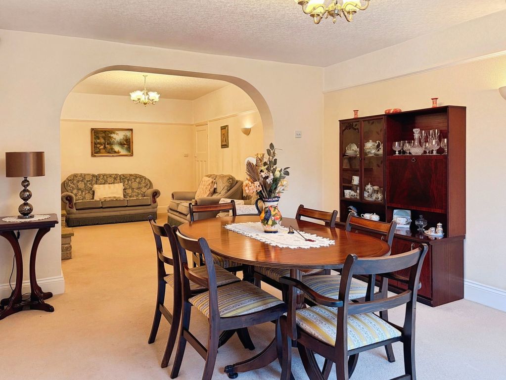 Property photo 3 of 31
