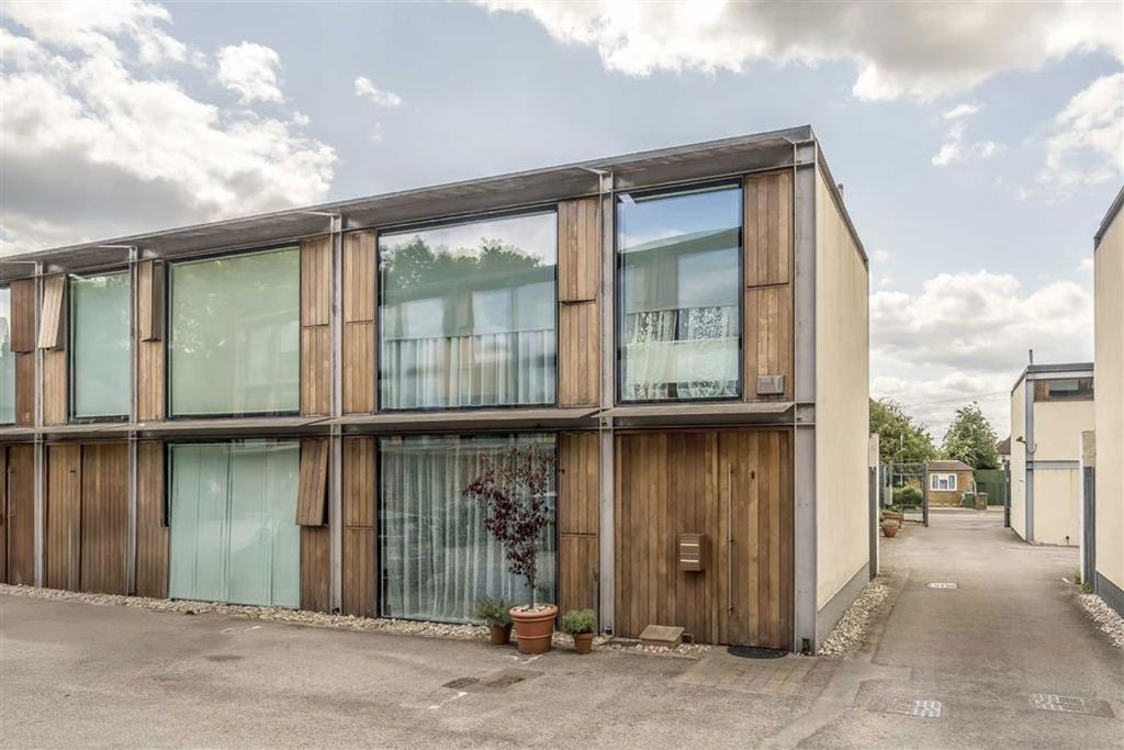 Property photo 1 of 6