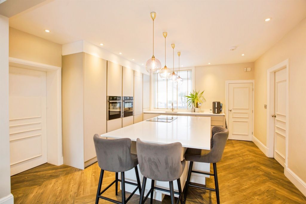 Property photo 2 of 25