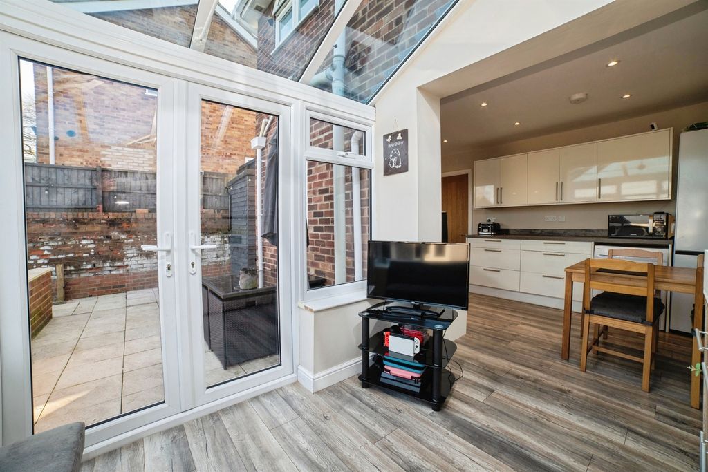 Property photo 3 of 26