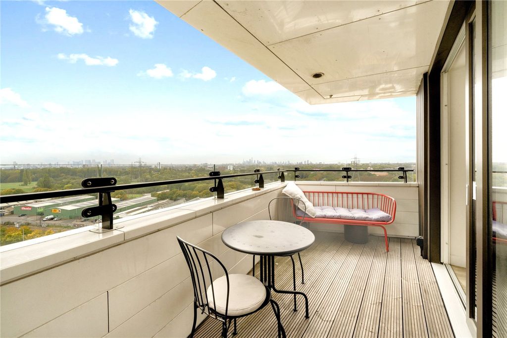 Property photo 1 of 17 Picture No. 08