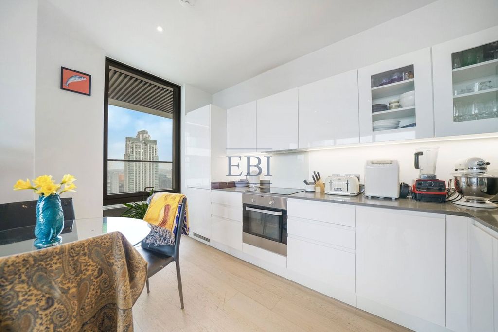 Property photo 3 of 21 Picture No. 12